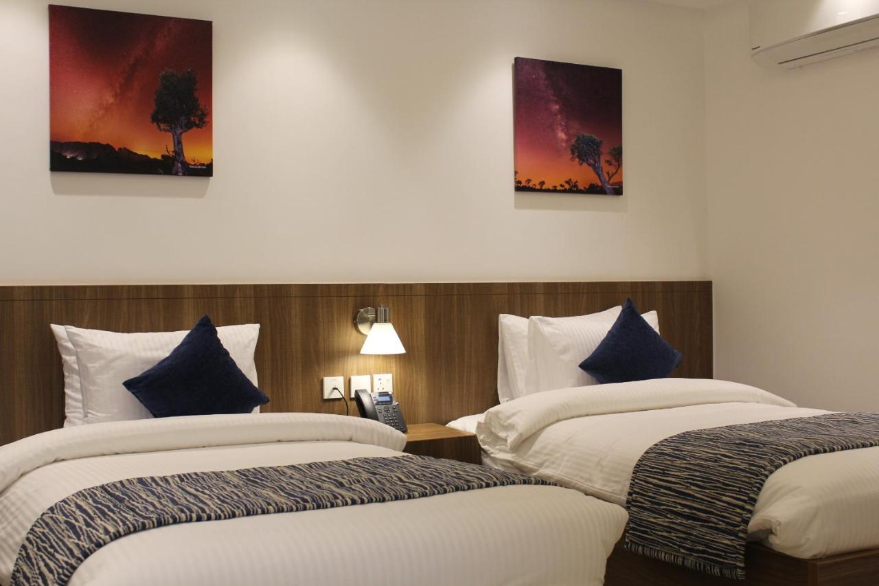 Duqm Express Hotel Exteriör bild
