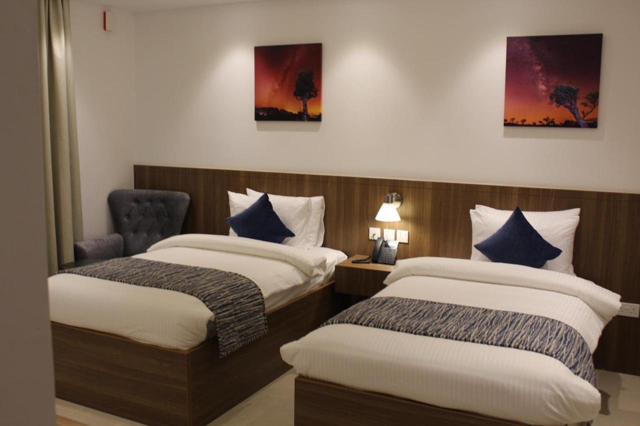 Duqm Express Hotel Exteriör bild
