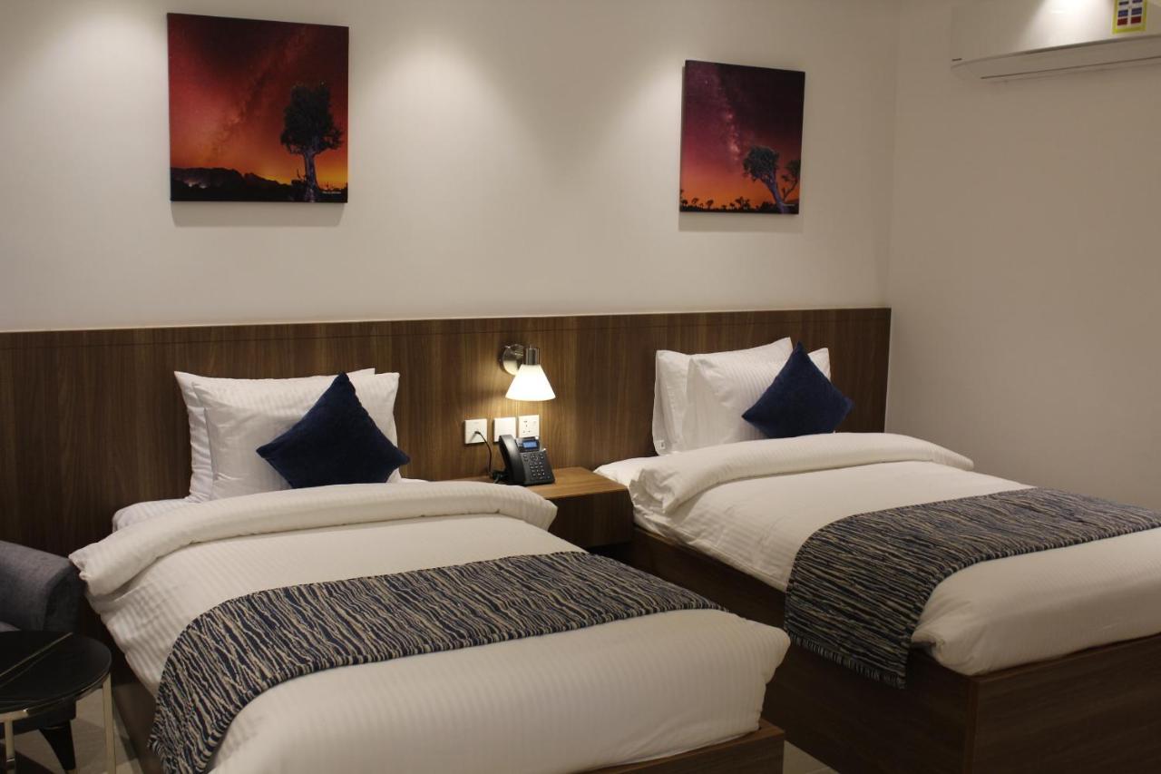Duqm Express Hotel Exteriör bild